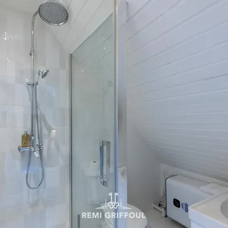 Appartement Dolphin View - - Cozy Nest With A View Of The Port *