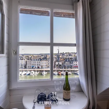 Appartement Dolphin View - - Cozy Nest With A View Of The Port